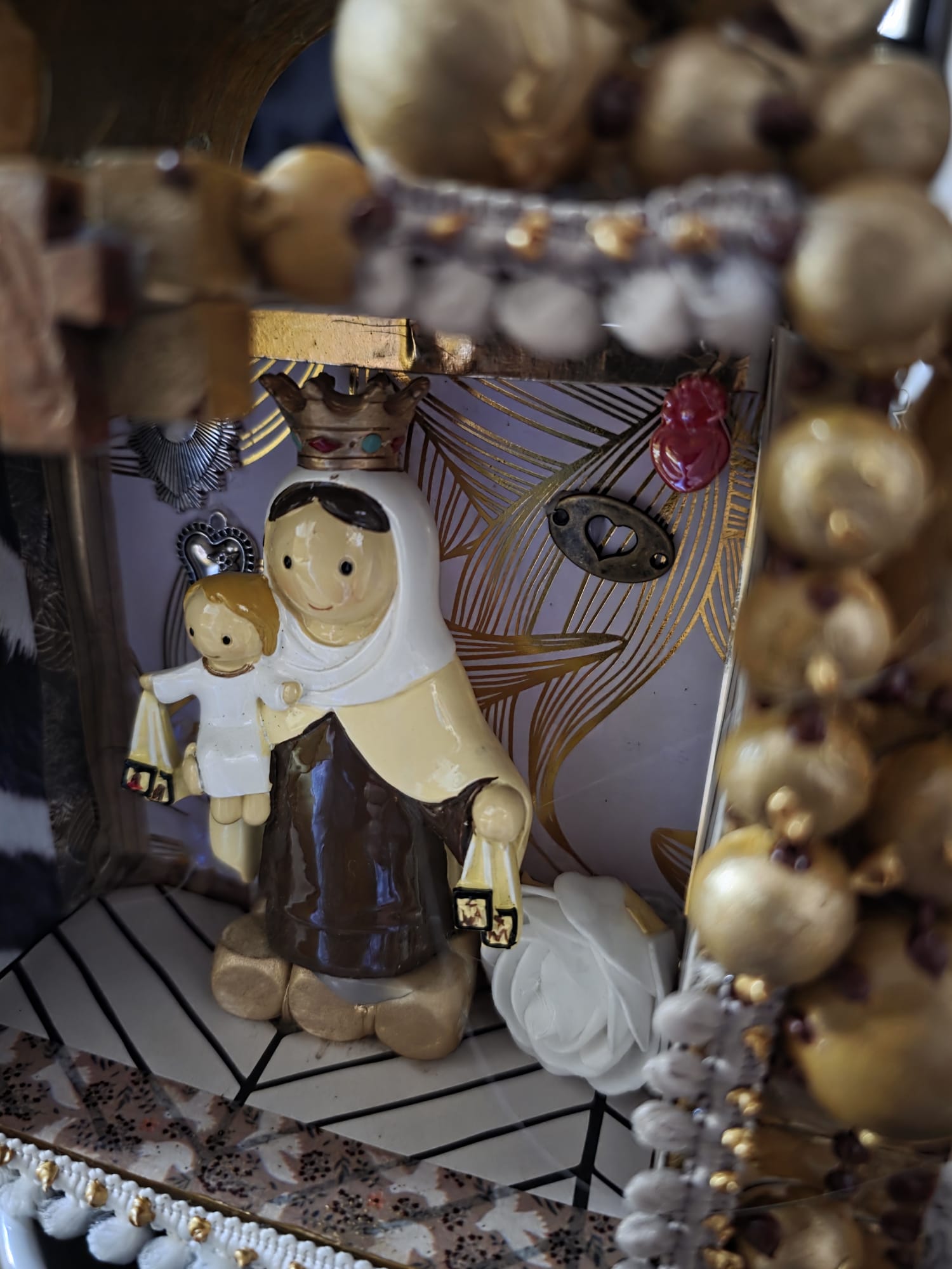 Altar dedicado a la Virgen del Carmen - Imagen 3